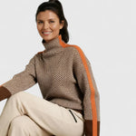 Αριστονίκη - Πουλόβερ με ψηλό γιακά και κομψές αντιθέσεις ρηγών
